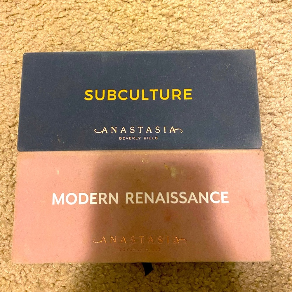 2 eyeshadow palettes